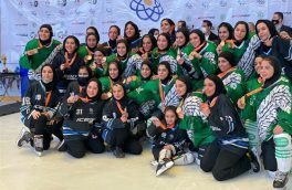 آنلاین تایر تهران قهرمان اولین دوره رقابت های اسکیت هاکی روی یخ بانوان