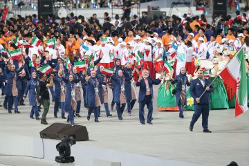 بدرقه کاروان المپیک در جوار بلندترین پرچم ایران