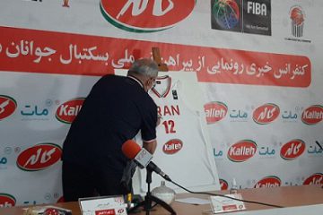 مراسم بدرقه تیم ملی جوانان در غیاب رئیس فدراسیون برگزار شد